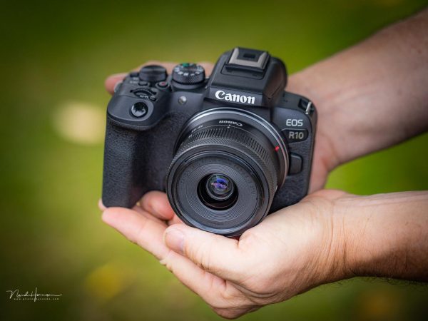 Canon EOS R10