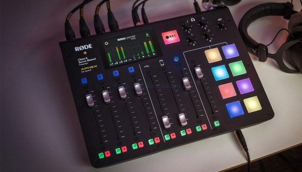 RØDECaster Pro Podcast Production Studio